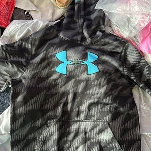 Under armour sweatshirt